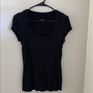 Black ribbed scoop neck black T-shirt